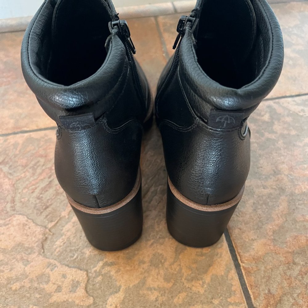 NWOT Naturalizer size 10 black heeled boots with interior zipper - Picture 2 of 6